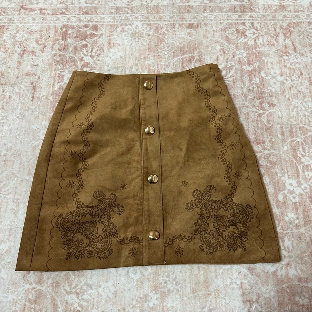 Commense Suede Detailed Buttoned Mini Skirt - Picture 3 of 10